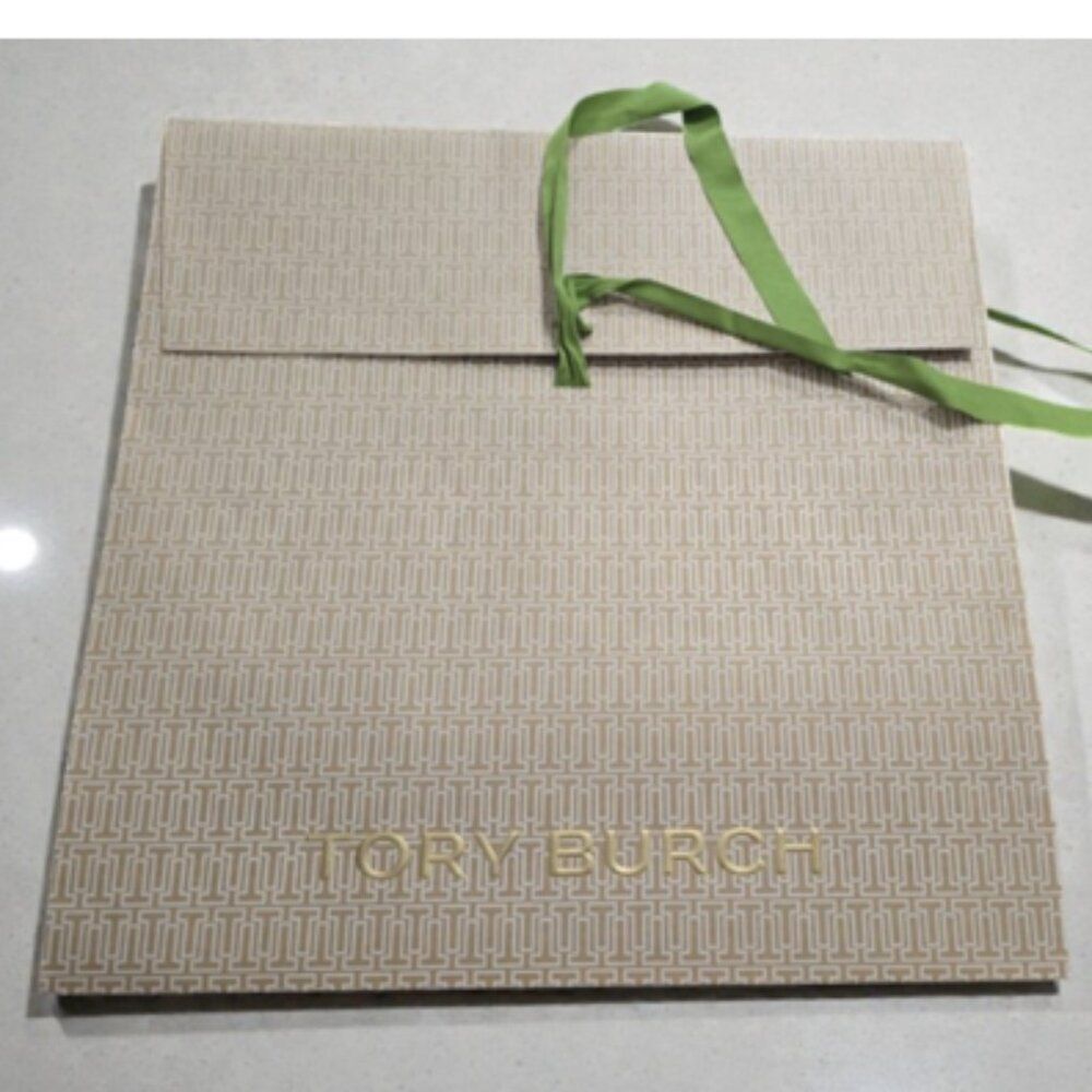 Tory Burch Logo Clothing Gift Envelope – NEW –‎ Luxury Packaging